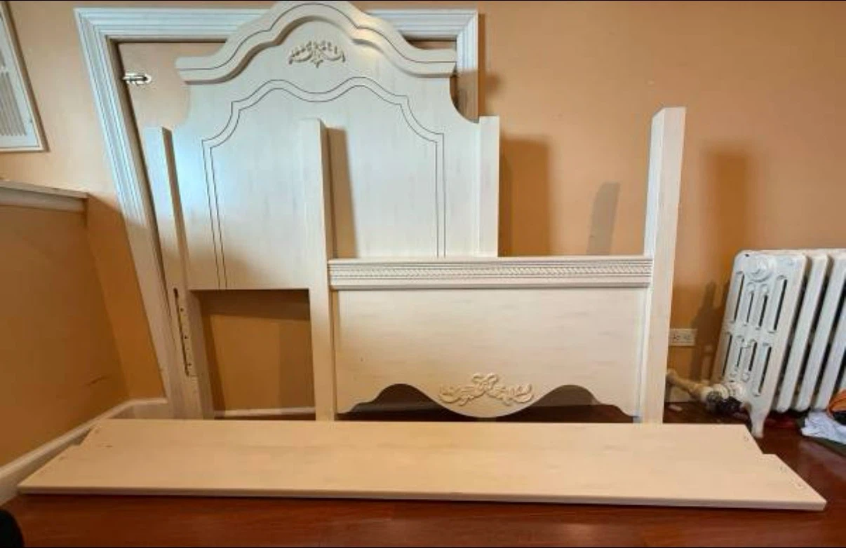 Antique Style Twin Headboard,sideboard and Footboard Set