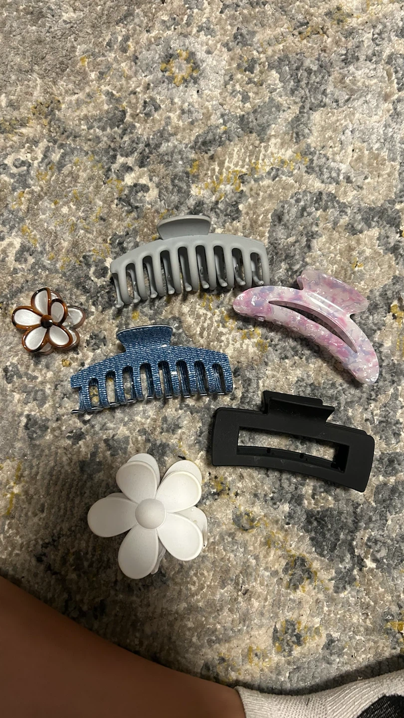 6 Hair Clips