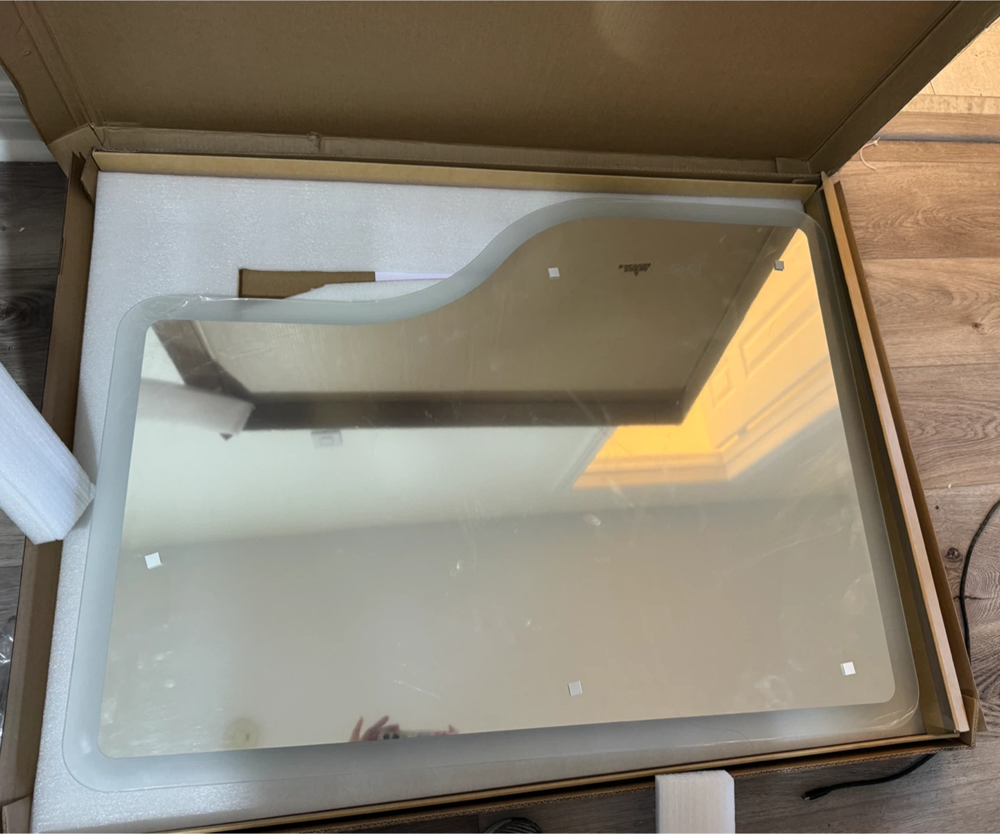 Open box 28”x36” LED Bathroom Mirror - photo 4