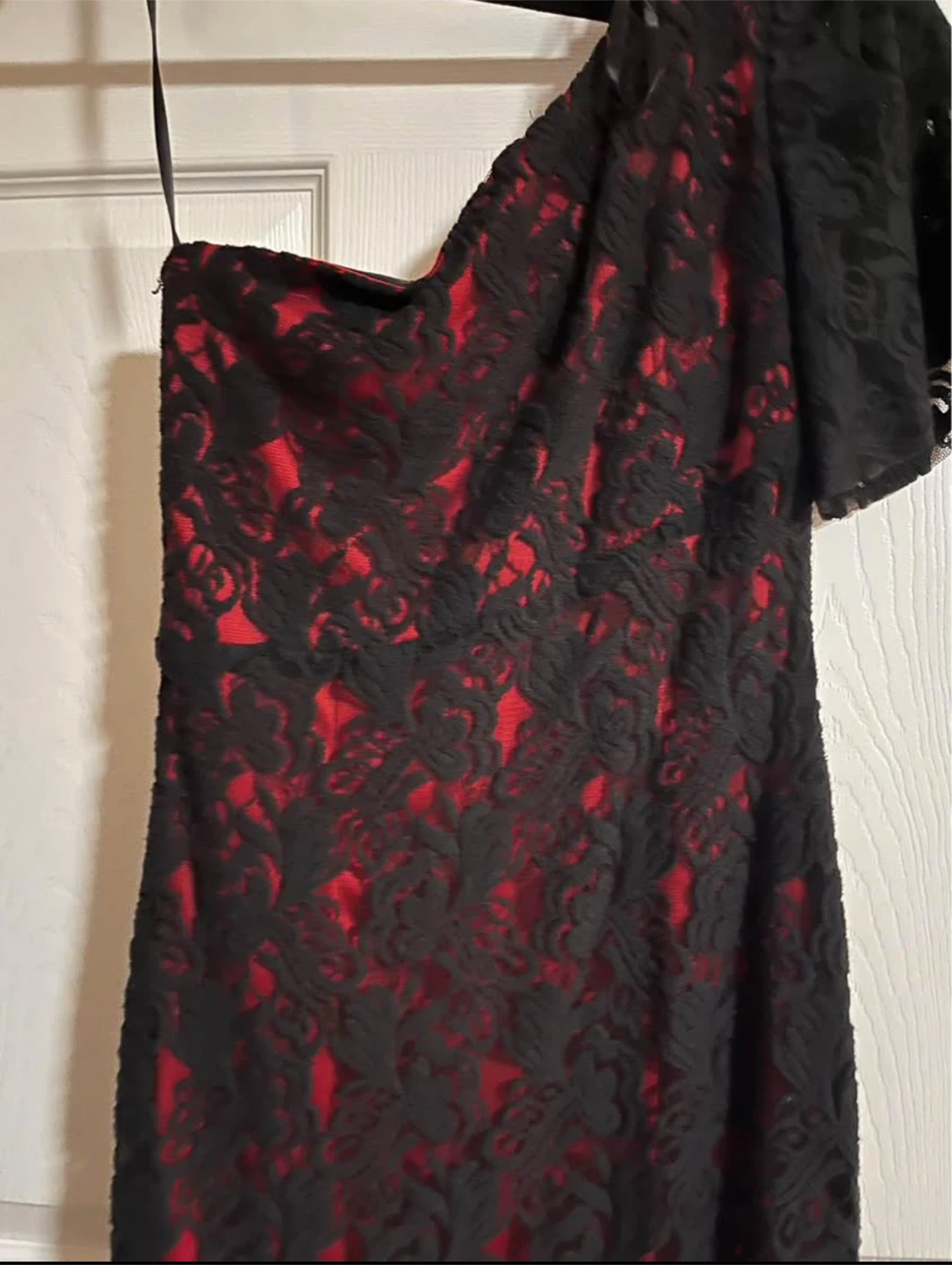 Jolie black and red lace one-shoulder dress size 8