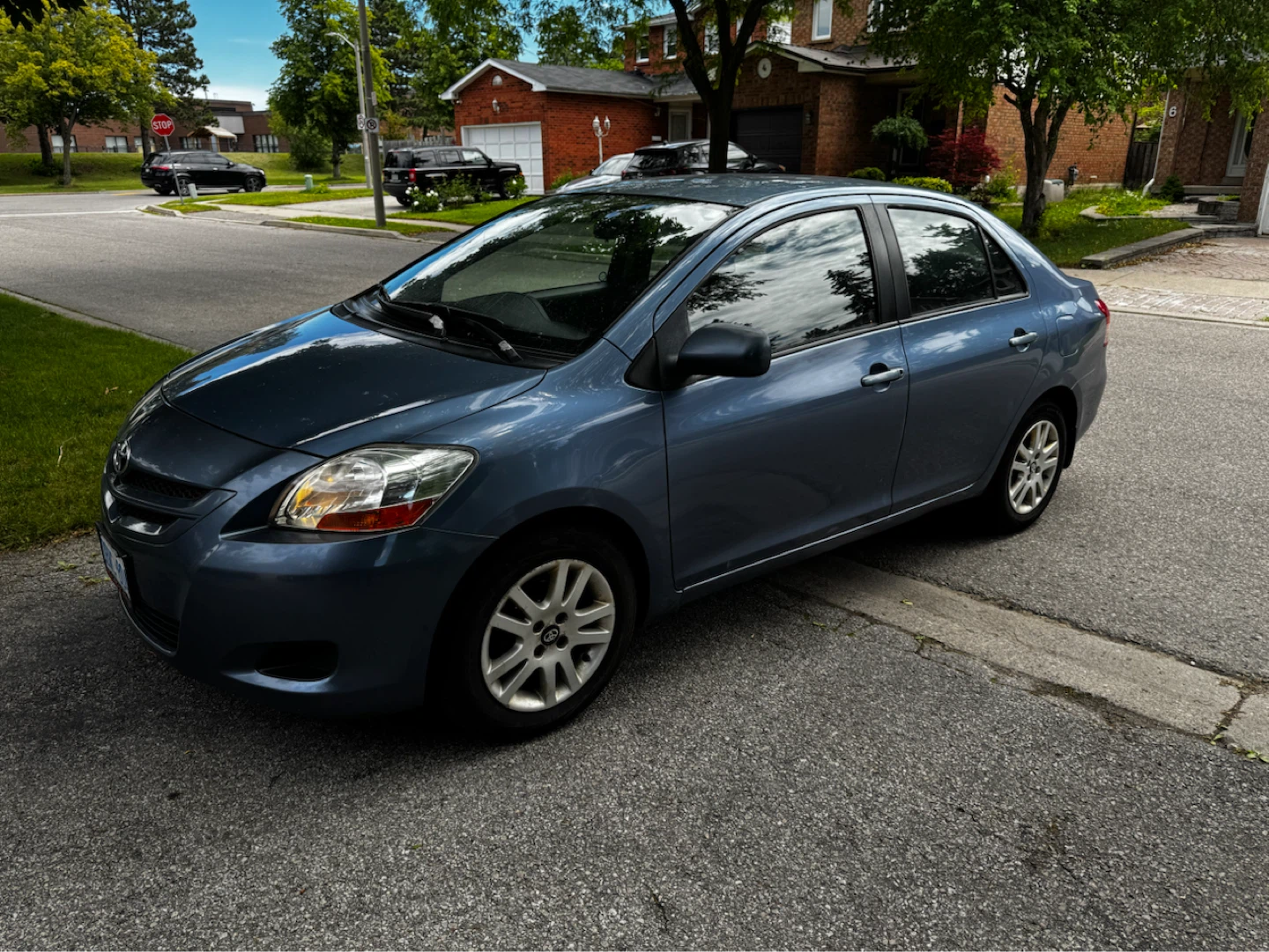 2008 Toyota Yaris sedan - photo 3