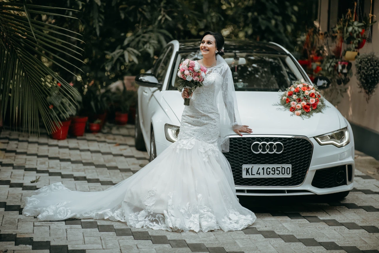 Wedding Dress with Veil for sale - photo 2