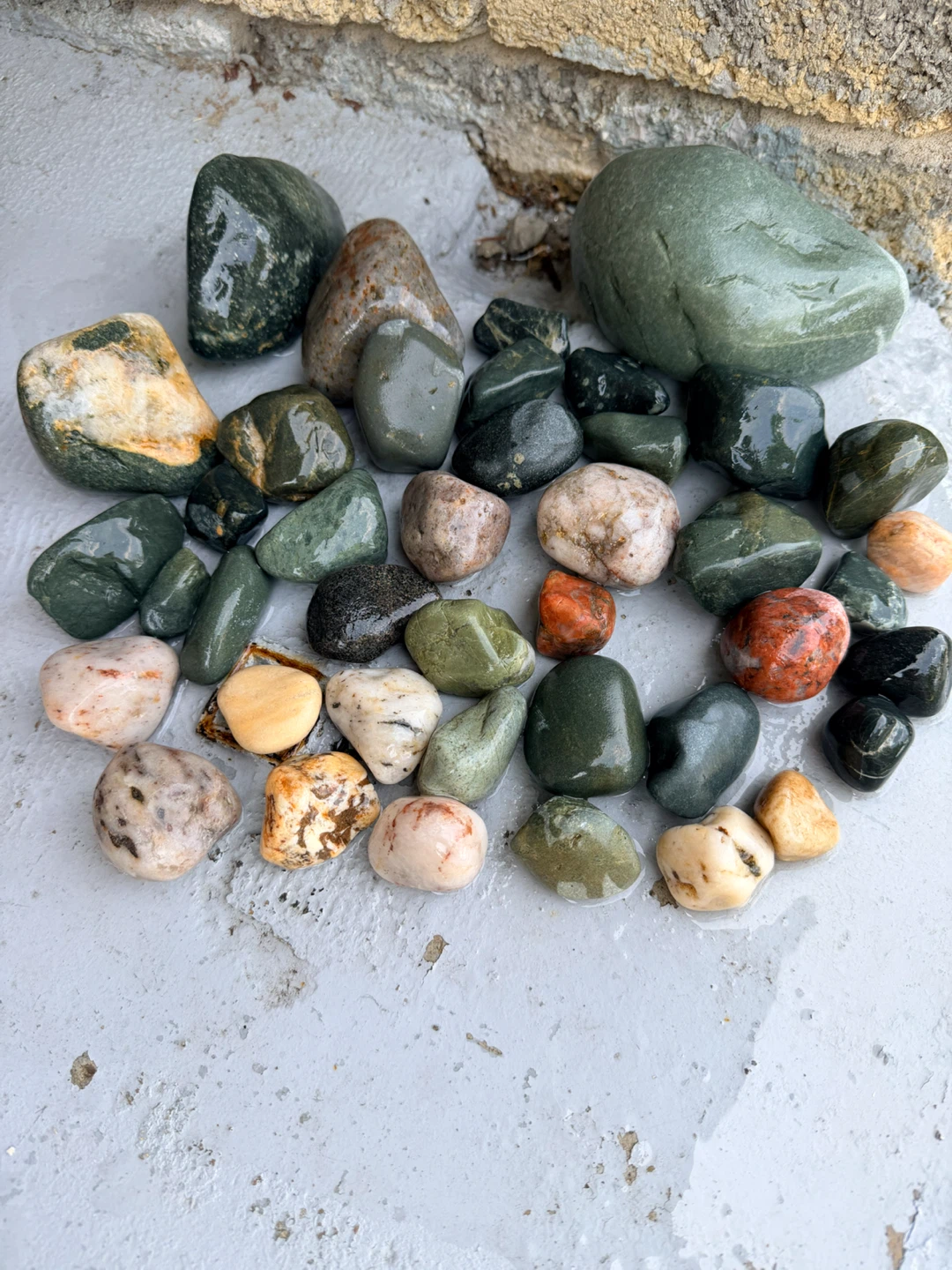 Assorted Smooth River Stones