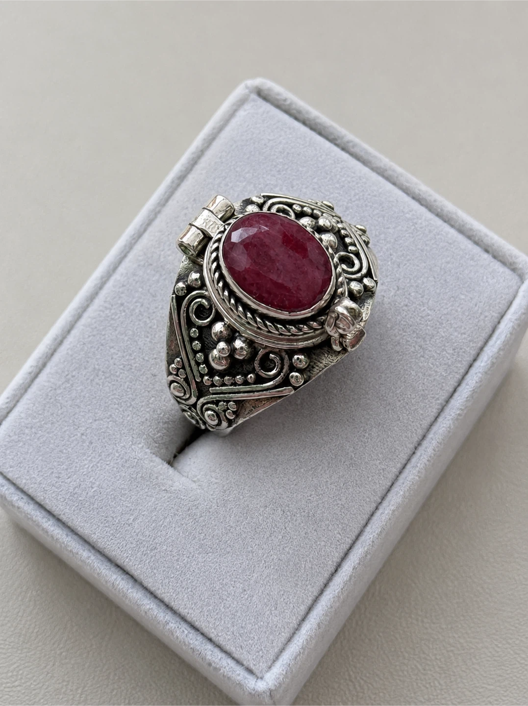 Ruby Poison Sterling Silver Ring Size 8,75