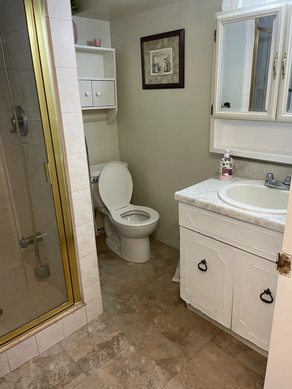 Couples room for rent - photo 4