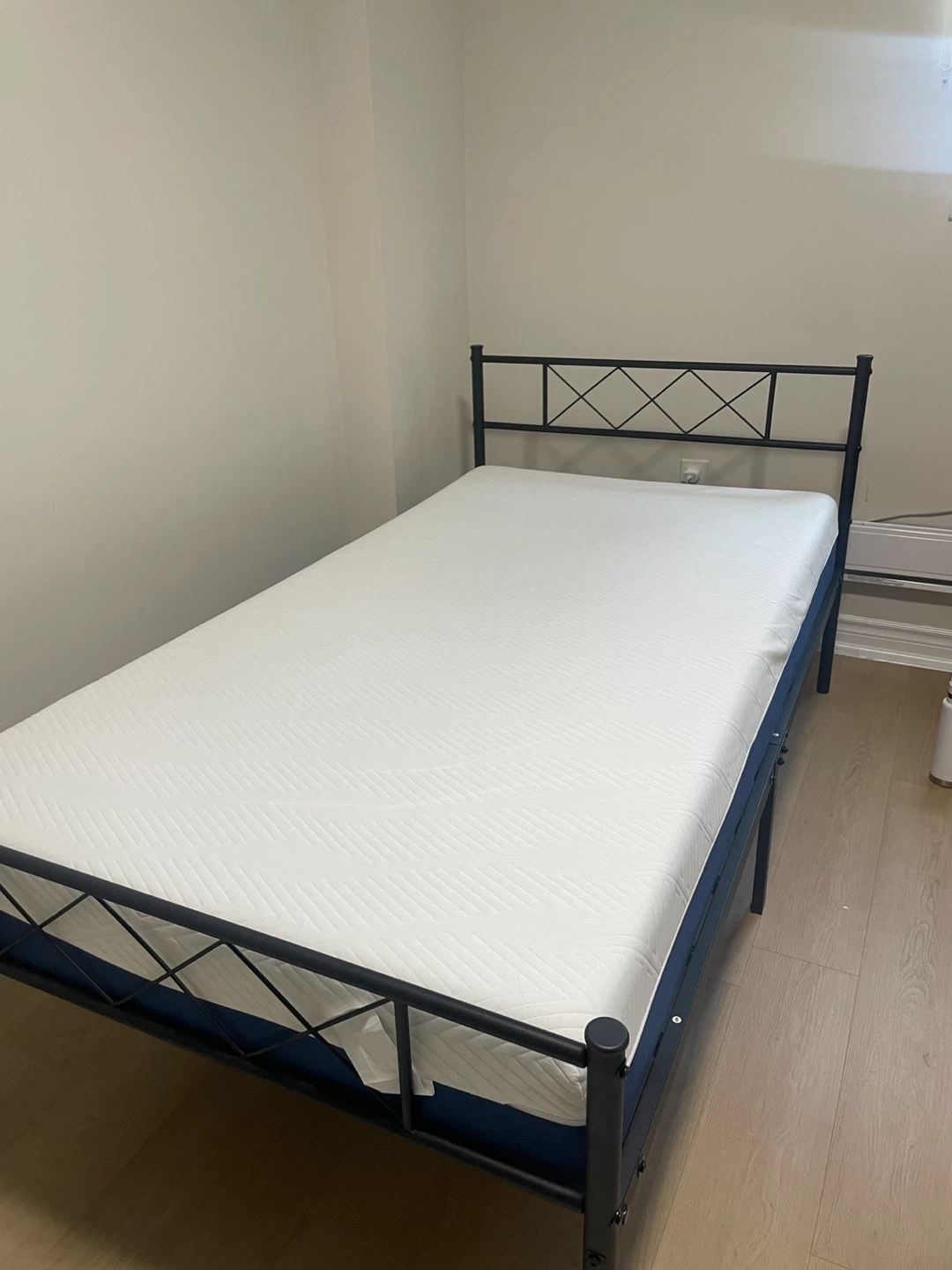 Black Metal Bed Frame with Mattress - photo 2