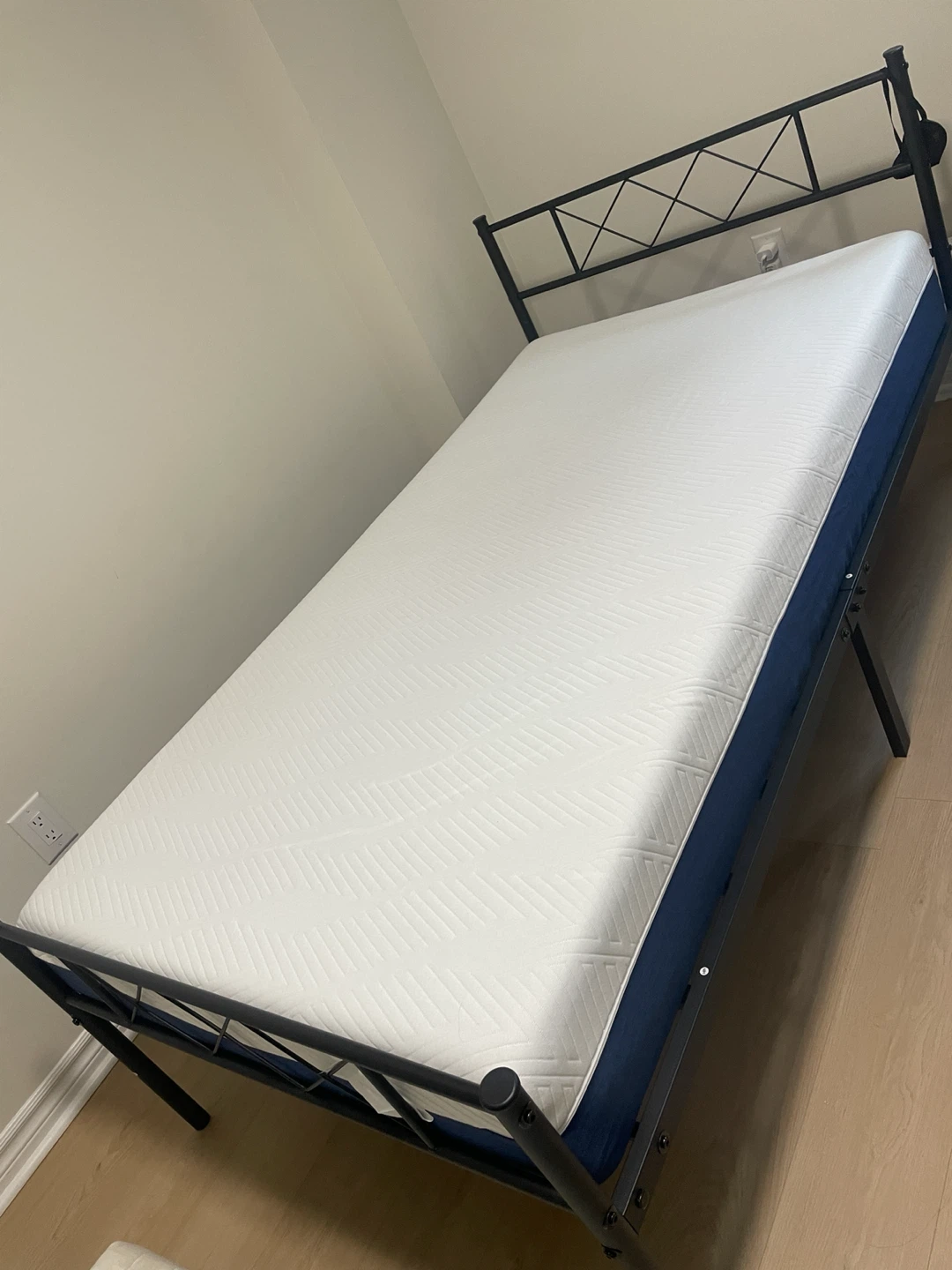 Black Metal Bed Frame with Mattress - photo 3