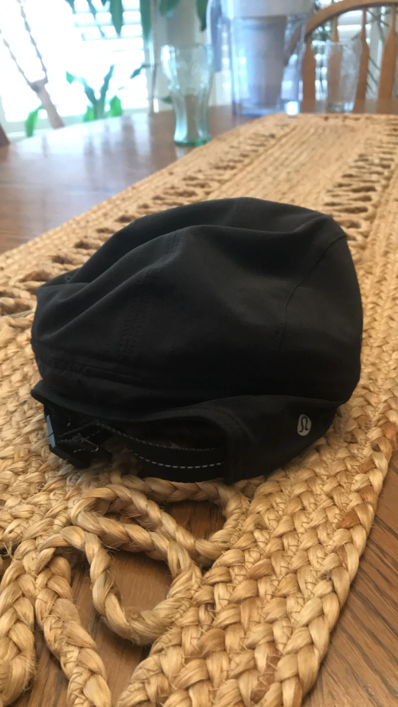 Lululemon Black Race To Place Hat - photo 3