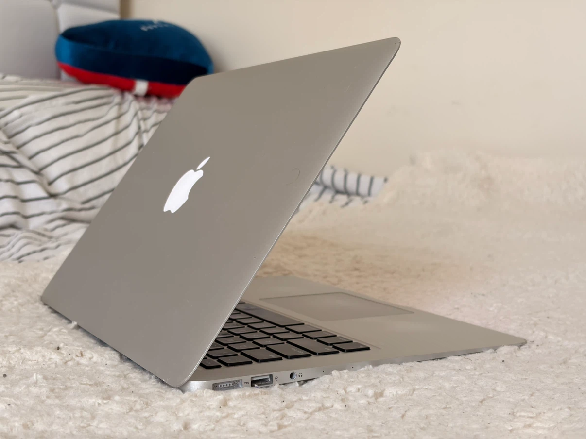 Apple MacBook Air (13-inch, Mid 2017) — i5 / 8GB / 250GB - photo 4