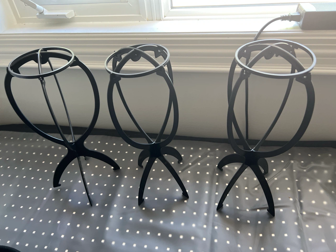 Set of 3 Wig Stands - photo 2