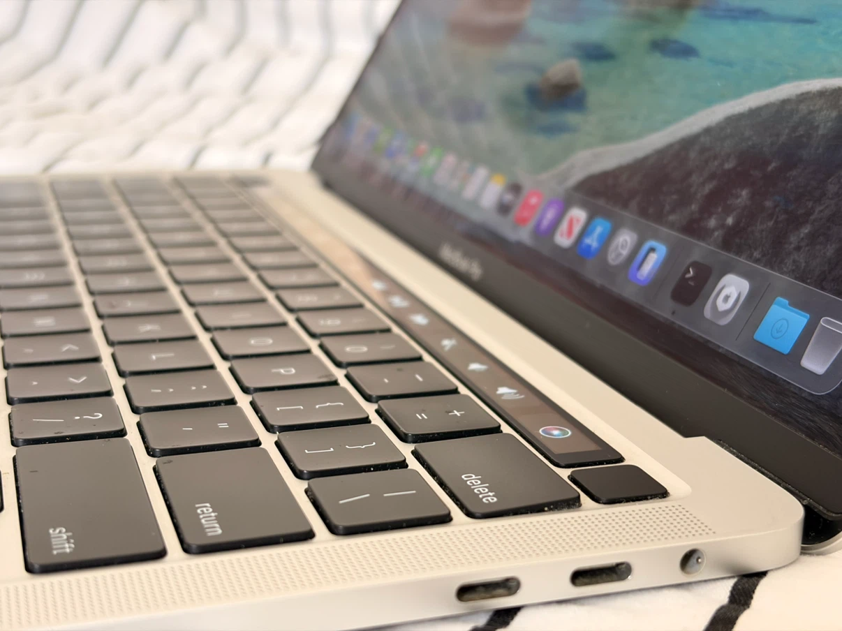 MacBook Pro (Retina, 13-inch, 2020) — 500GB / i5 / 16GB - photo 3