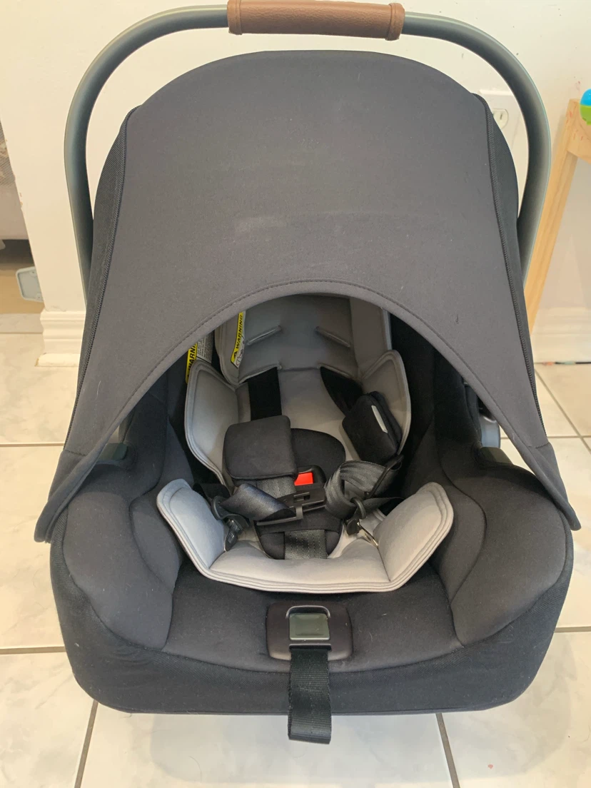 Nuna Pipa Infant Car Seat and Base- Expires 2029! - photo 2