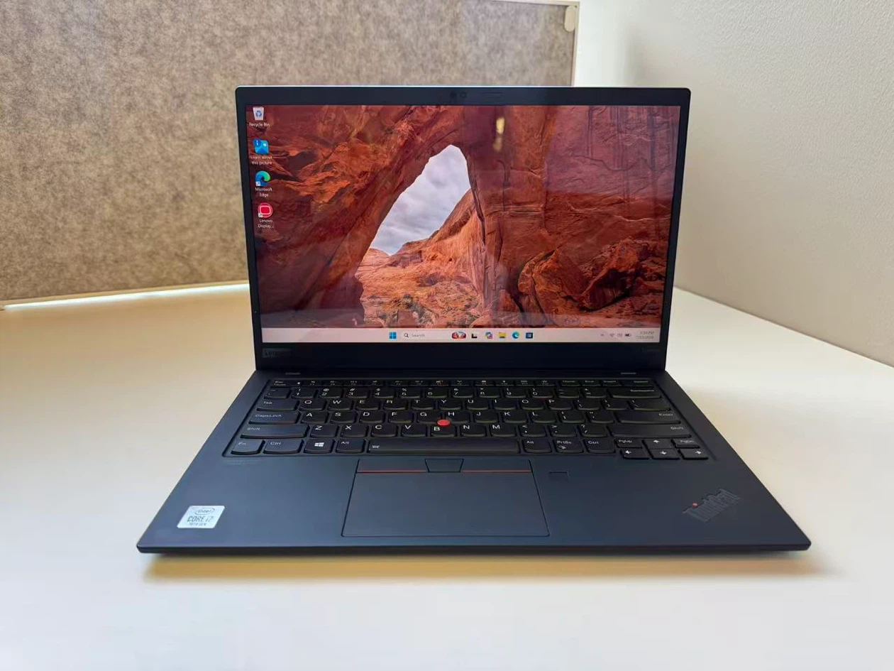Lenovo ThinkPad X1 Carbon G7 Laptop
