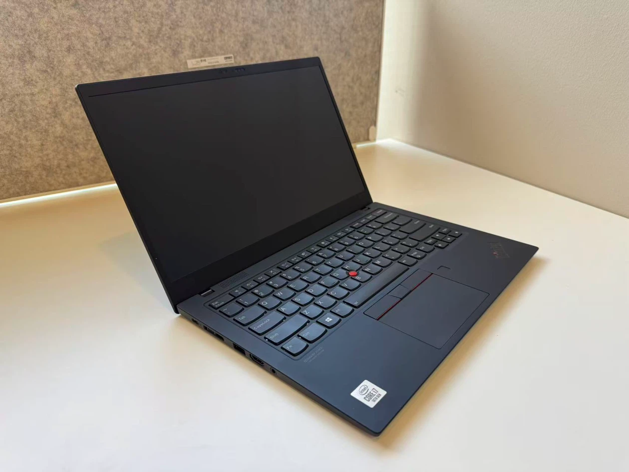Lenovo ThinkPad X1 Carbon G7 Laptop - photo 4