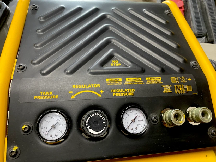 Dewalt 2 gallon air compressor with hose - photo 2