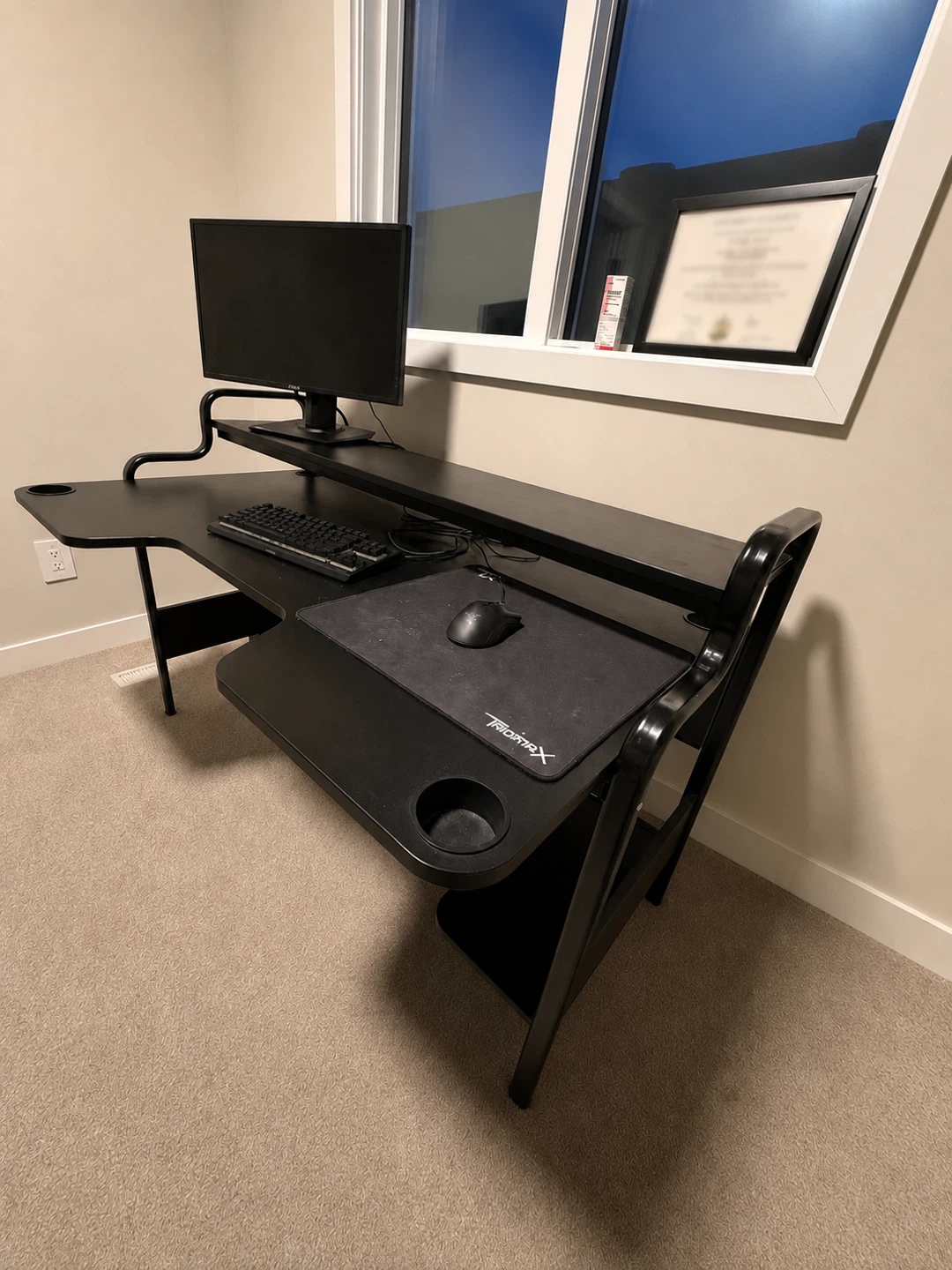 IKEa FREDDE - Black Gaming Desk with Elevated Shelf - photo 2