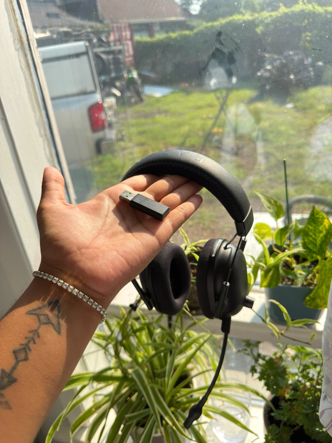 Razer BlackShark v2 Pro Wireless Headphone - photo 3