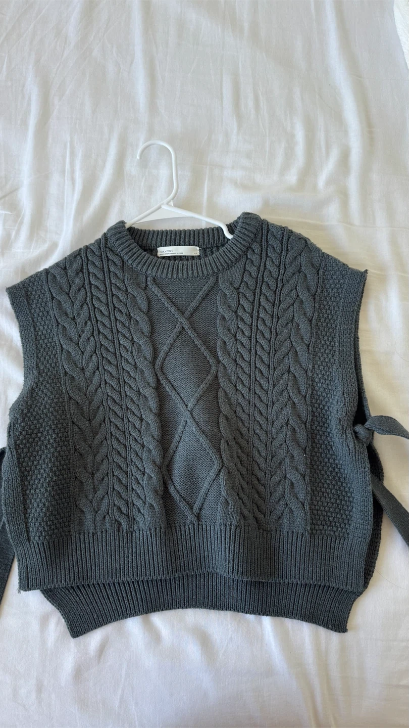 Oak and Fort Grey Cable Knit Vest