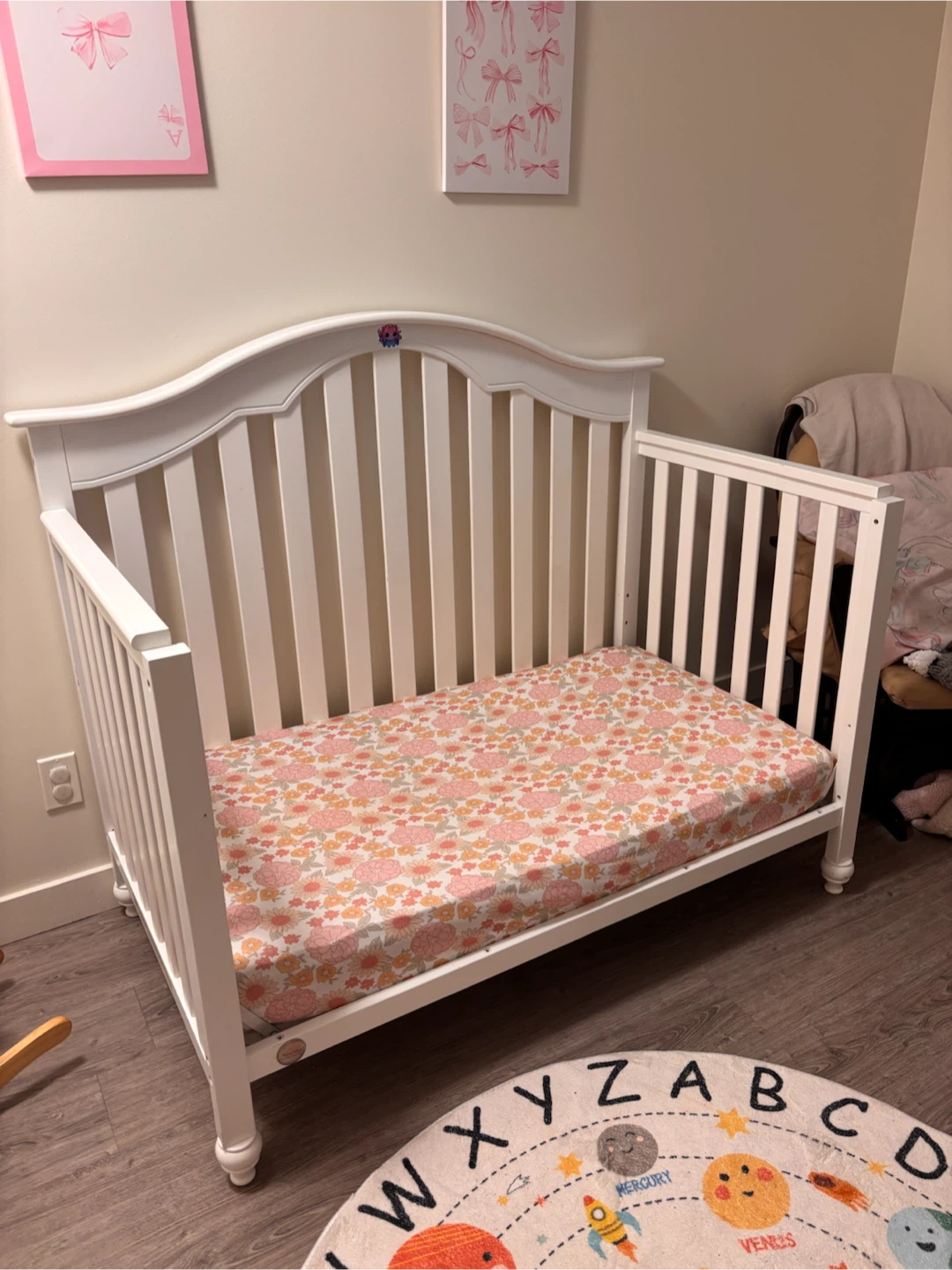 White Convertible Crib with Mattress - photo 2