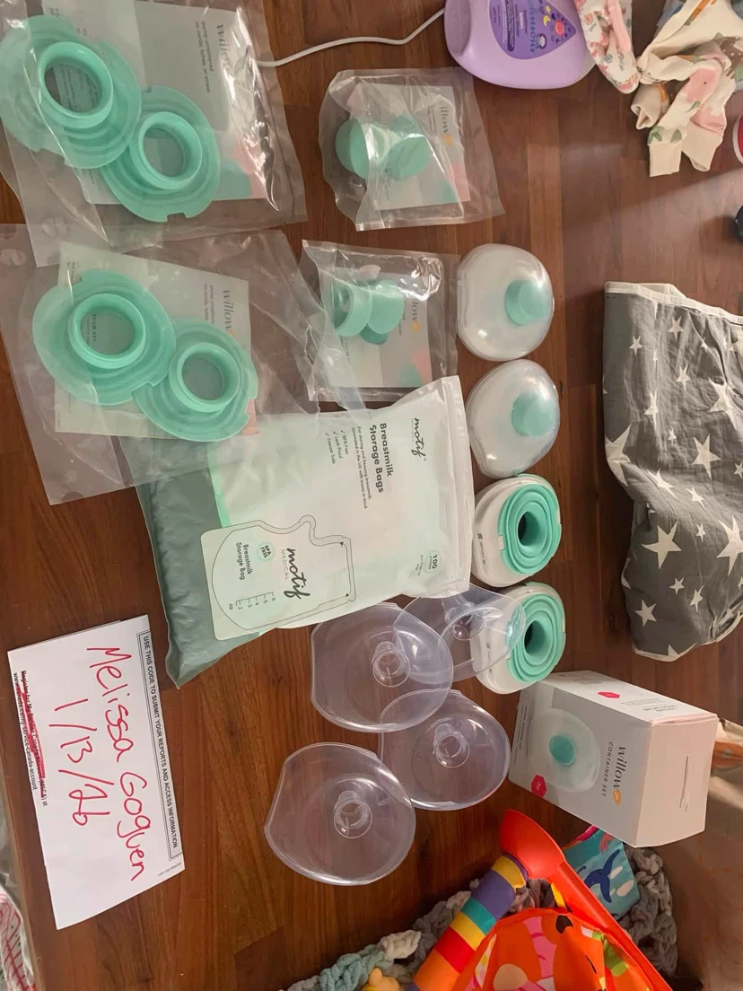 Willow go breast pump and extra accessories