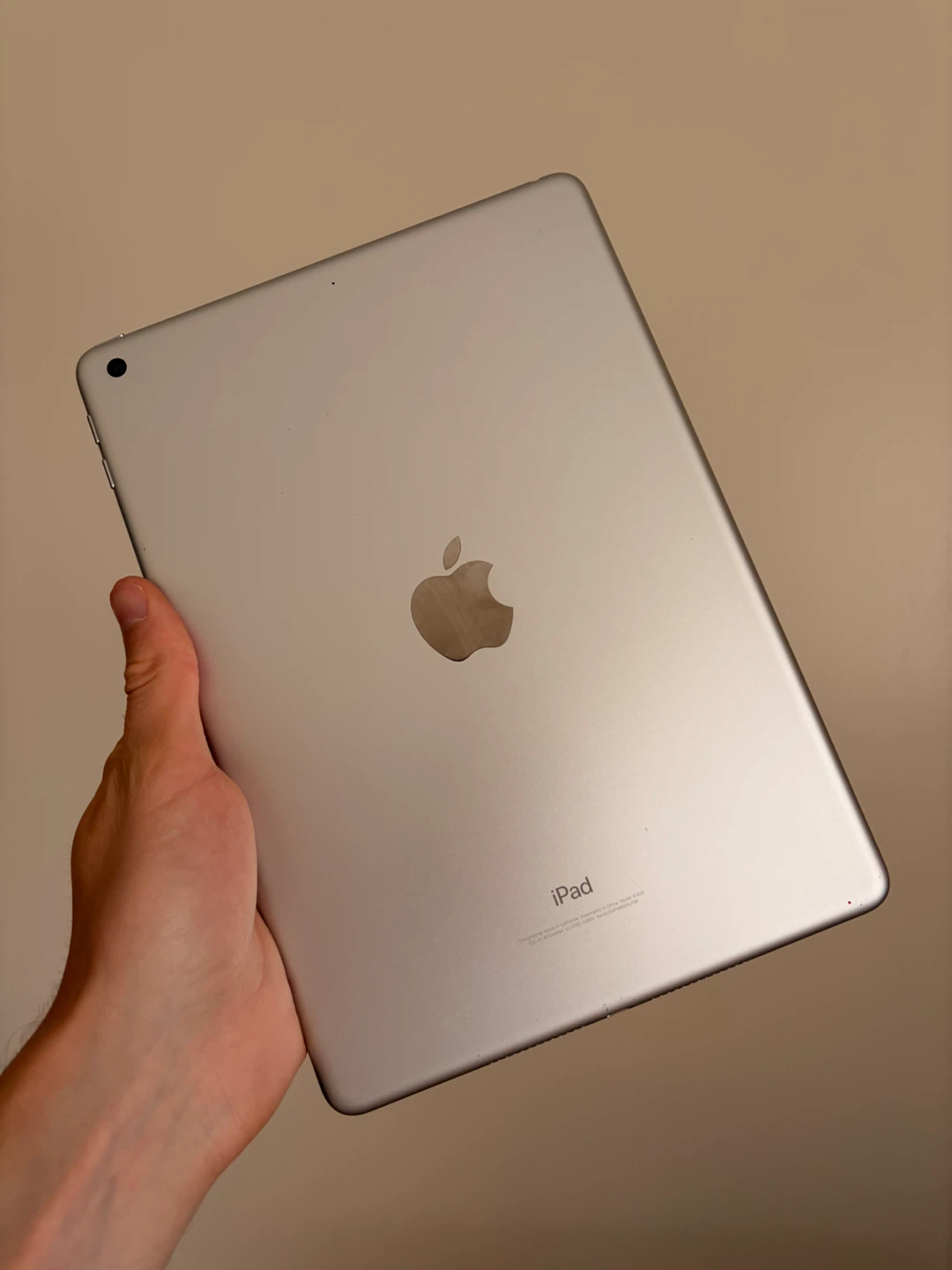 Apple iPad (6th Gen) 32GB - photo 2