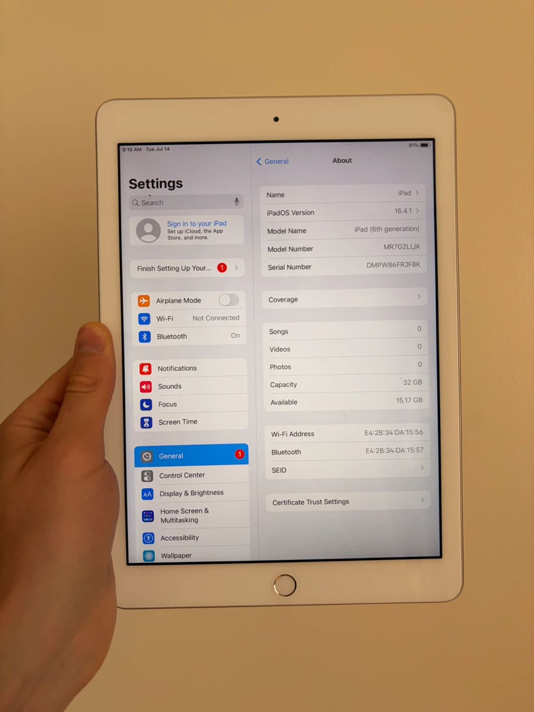 Apple iPad (6th Gen) 32GB - photo 3