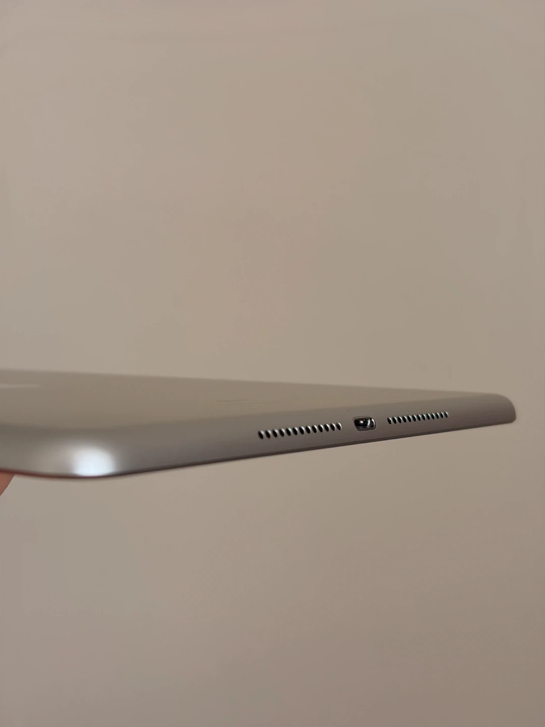 Apple iPad (6th Gen) 32GB - photo 4