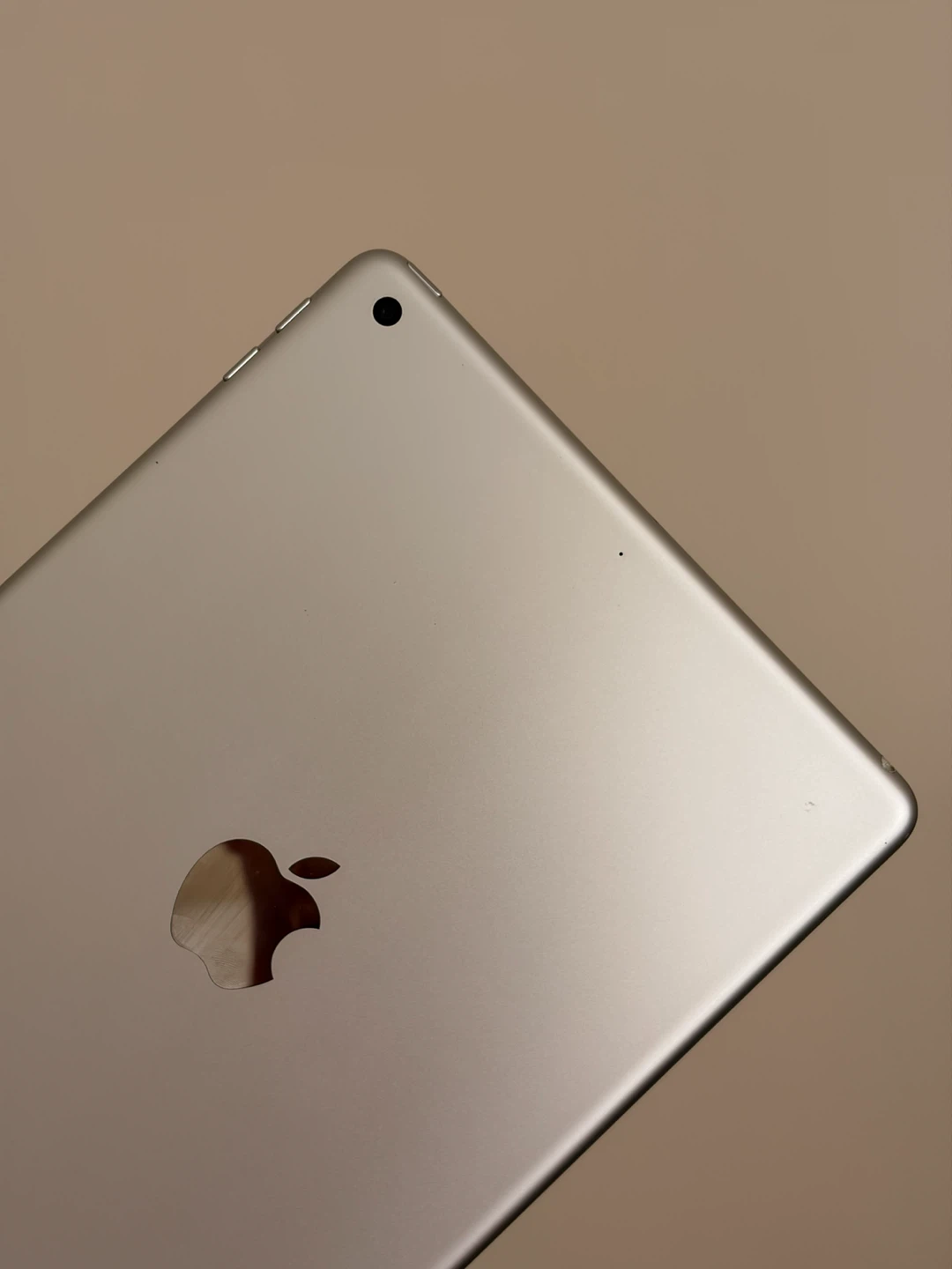 Apple iPad (6th Gen) 32GB - photo 5