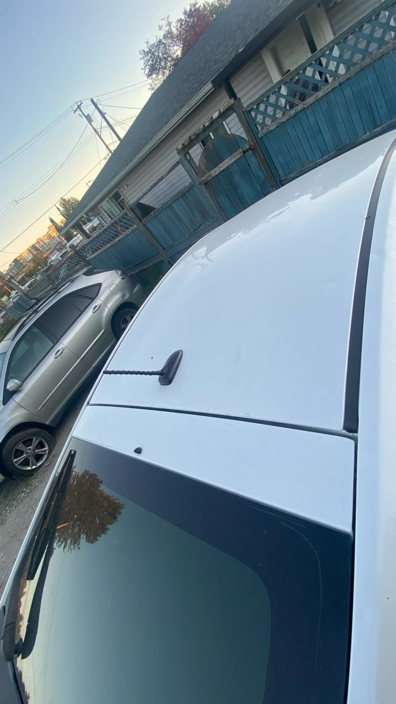 White Toyota Prius Hybrid - photo 2