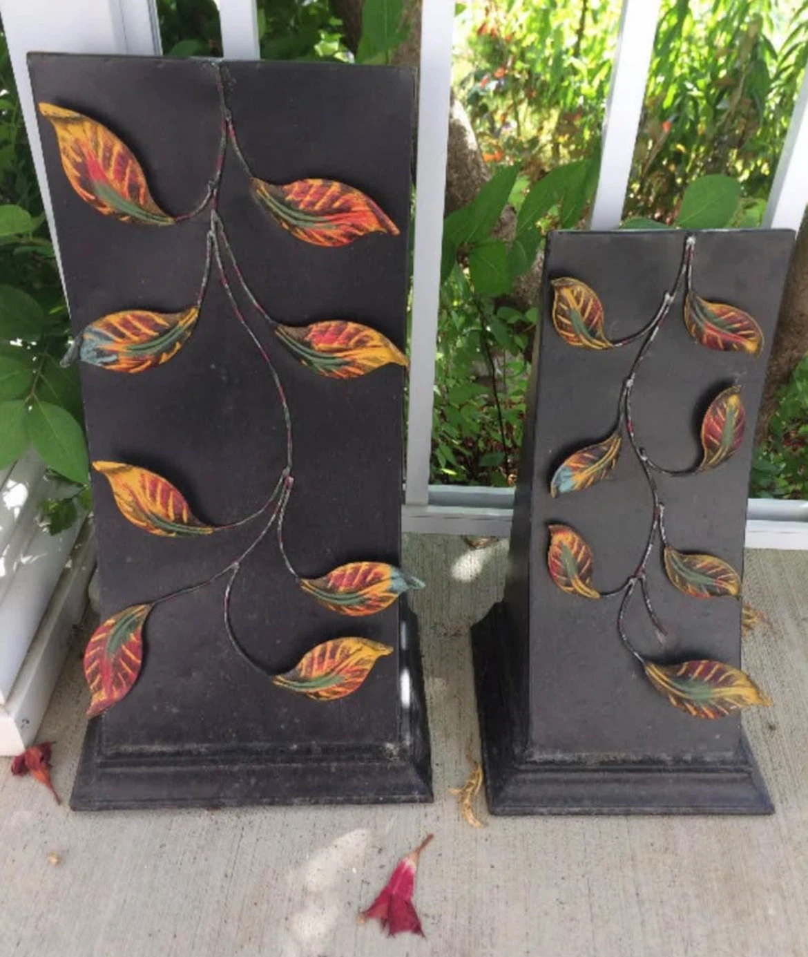 Decorative Black Bookends with Leaf Design