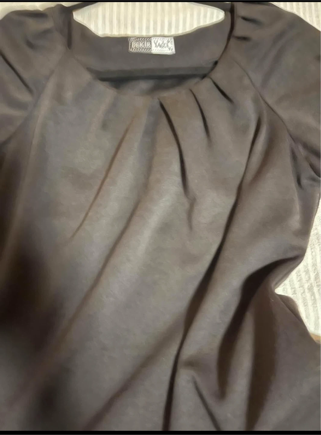 Black short-sleeve dress with cut-out detail - photo 2