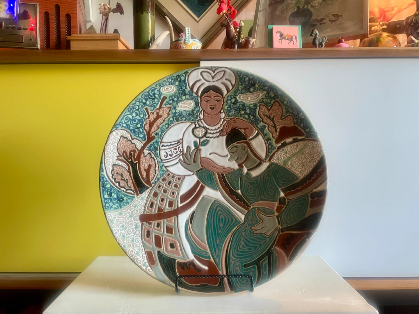 Vintage Ukrainian Folklore Wall Charger