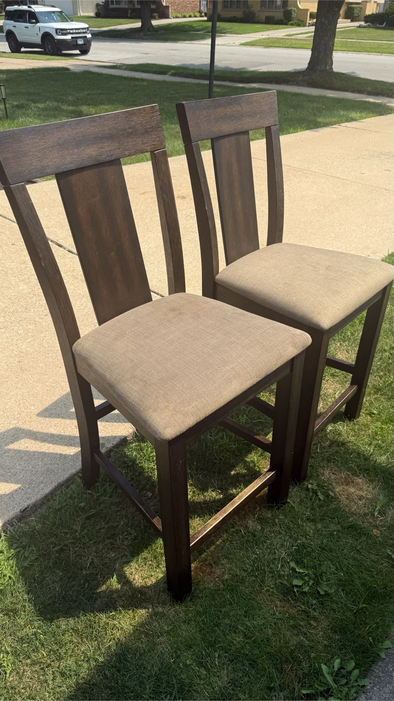 Set of 2 set Counter Height Chairs check condition picture