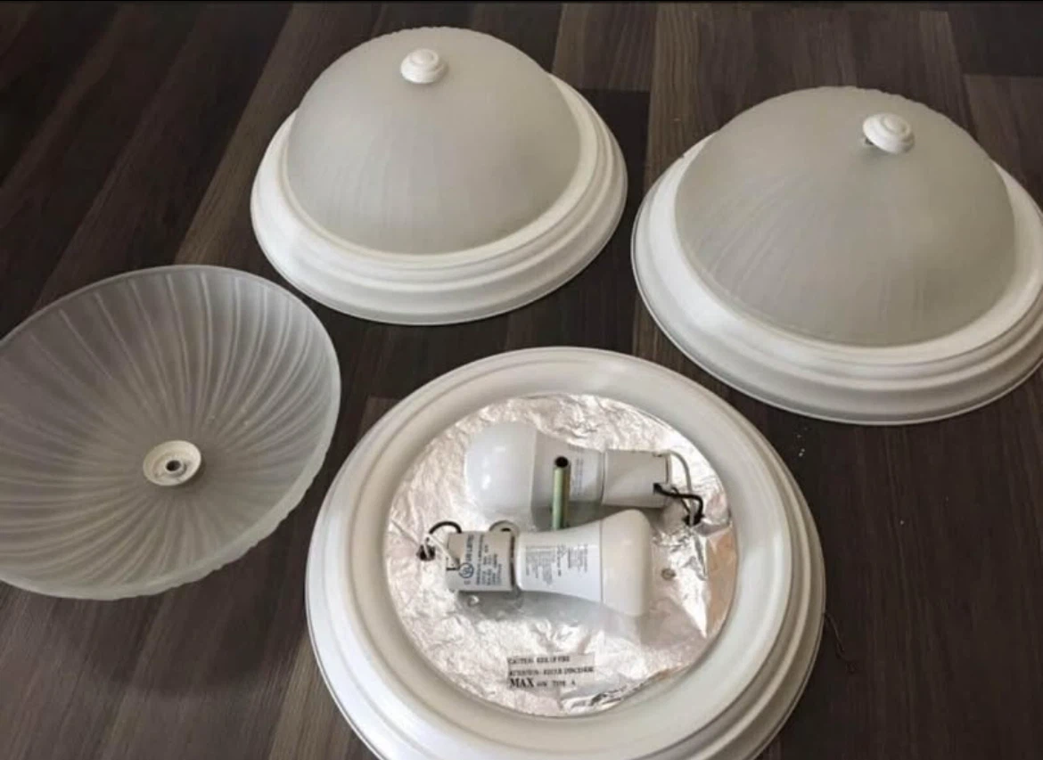 Set of 3 White Flush Mount Ceiling Lights Frosted Glass - photo 2