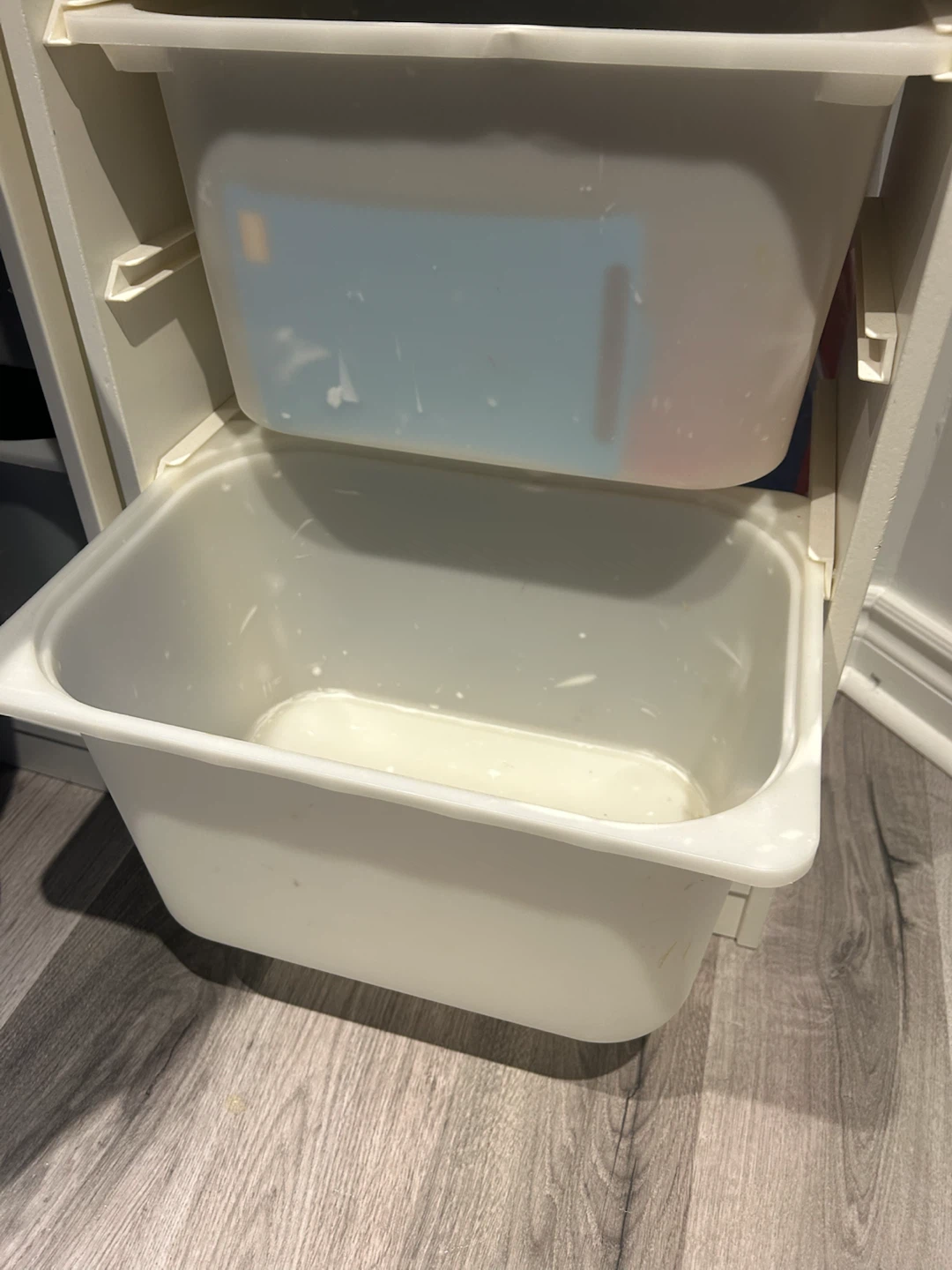 White 4-Drawer Storage Unit - photo 3