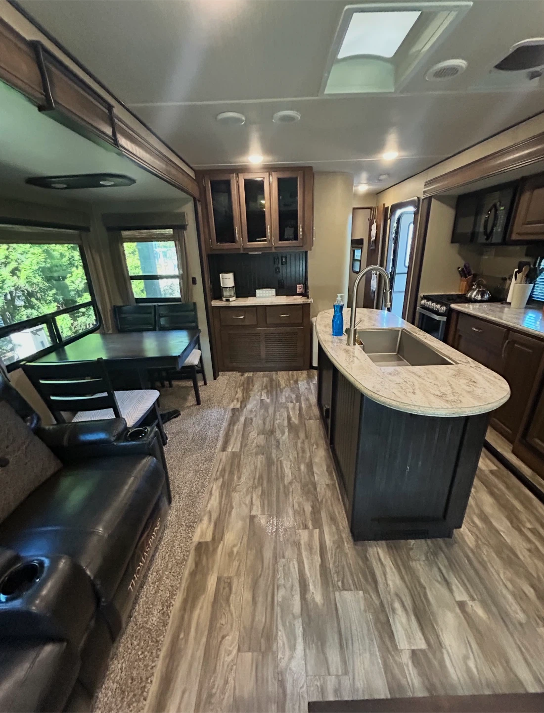 Fee simple lot for sale with trailer - photo 2