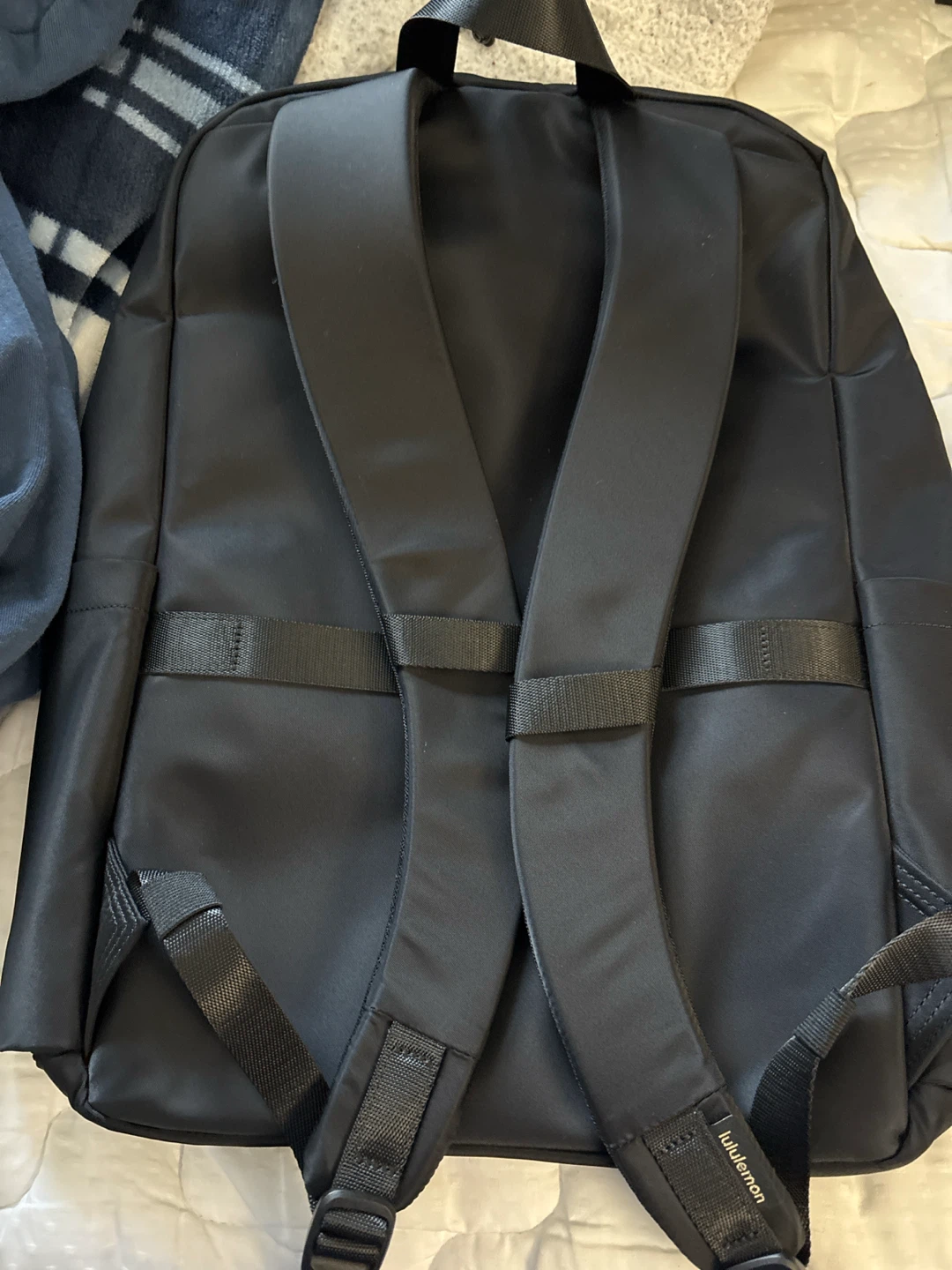 Lululemon Black Backpack brand new! - photo 3