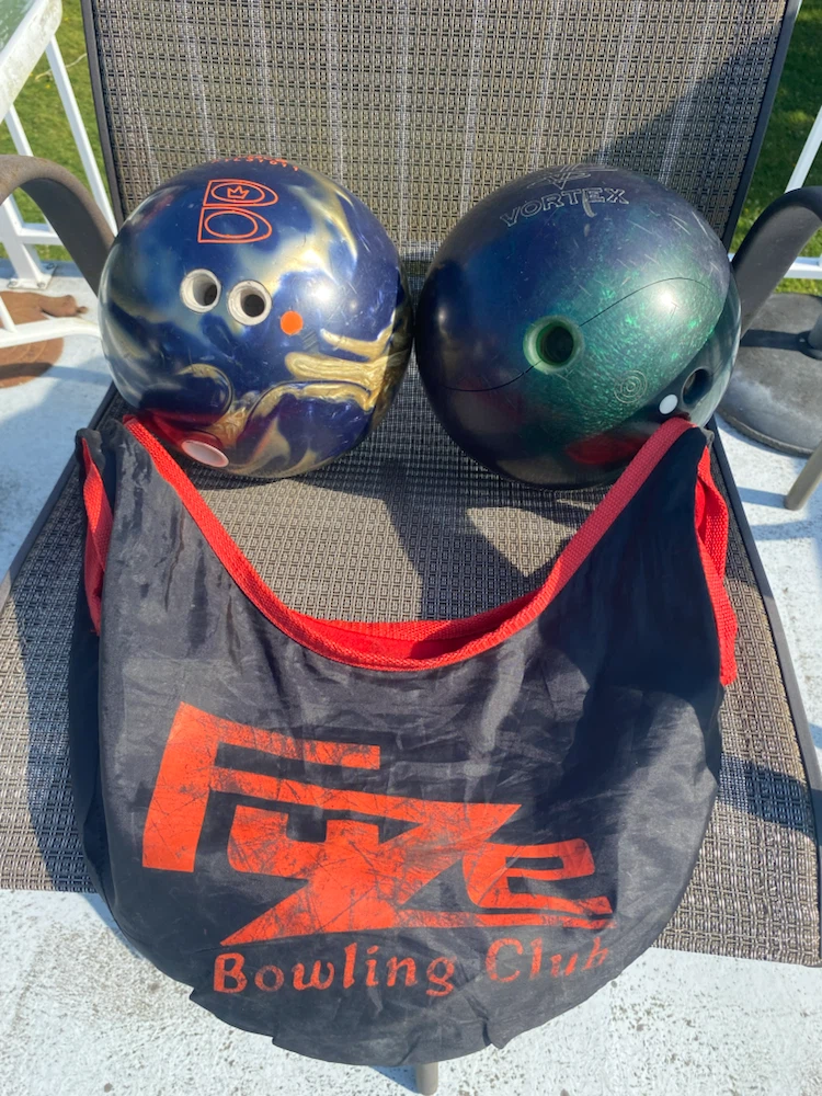Brunswick Zone Pro Bowling Bag with Two Bowling Balls - photo 5