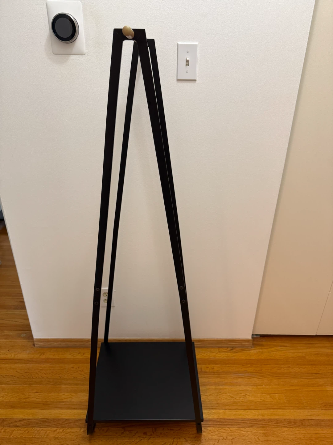Modern Black Metal Clothes Rack with Wood Hanging Rod - photo 4
