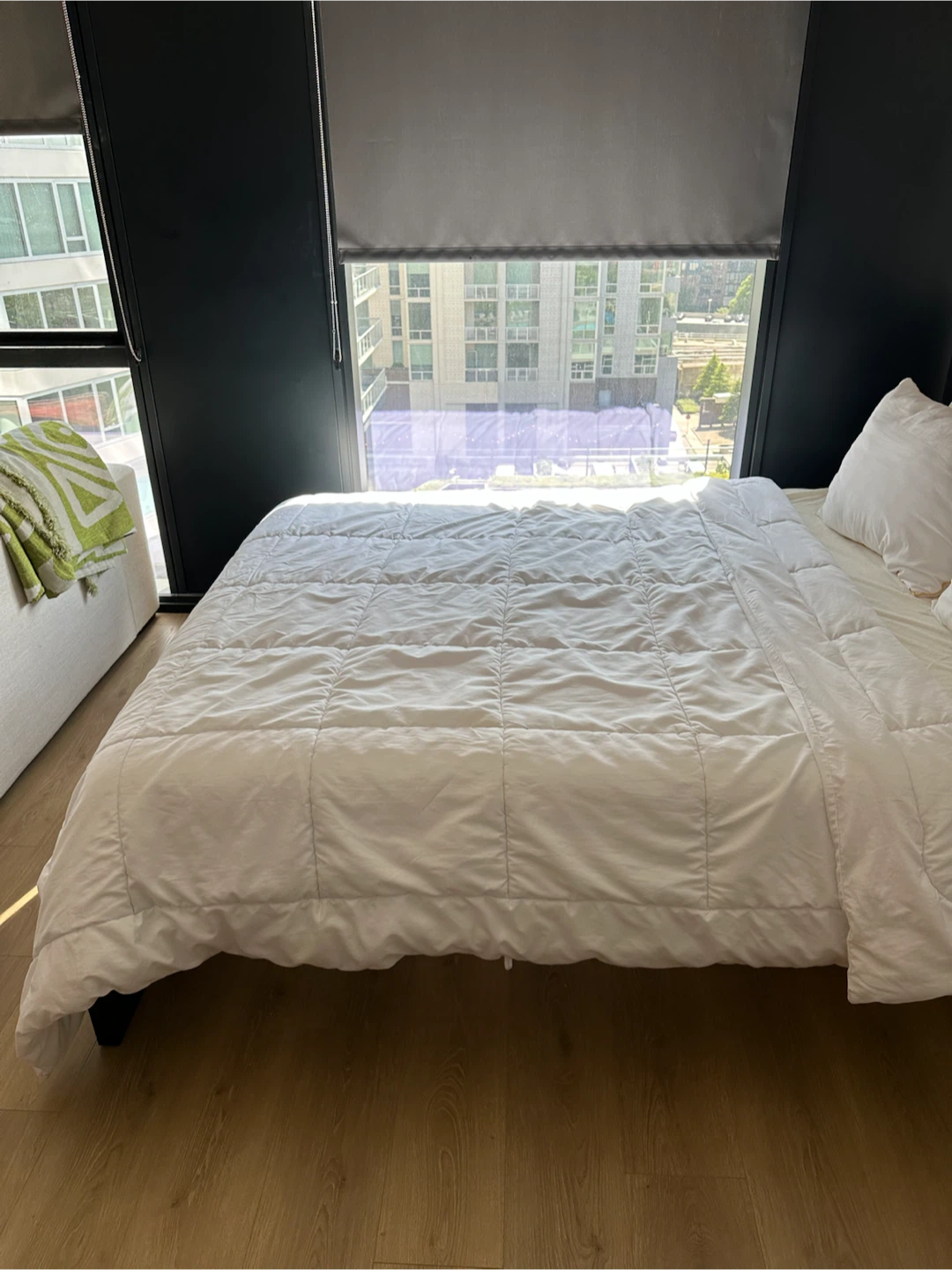 Pillows, Duvet Insert and Bedding - photo 2