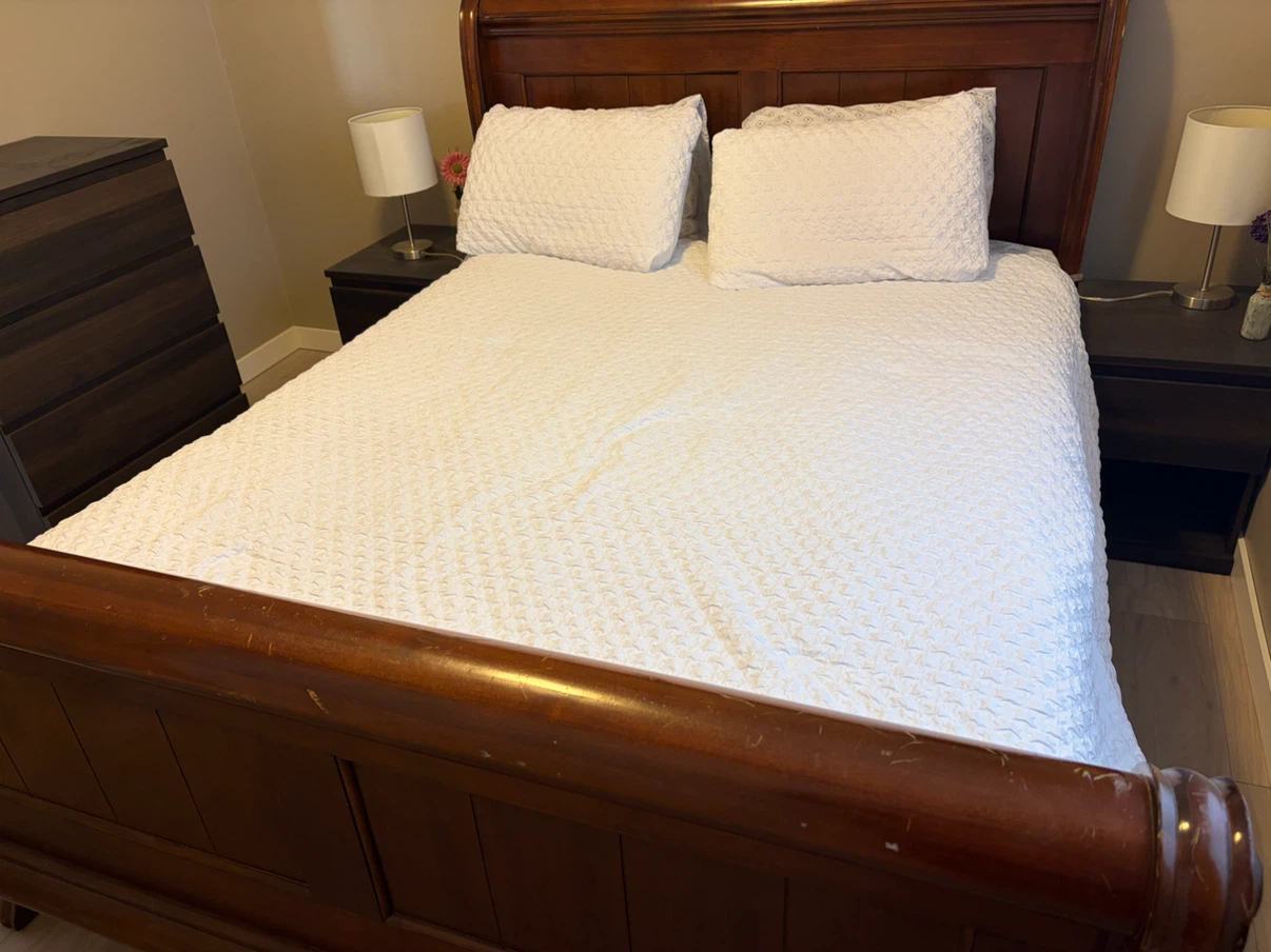 Solid wood queen sleigh bed - photo 3