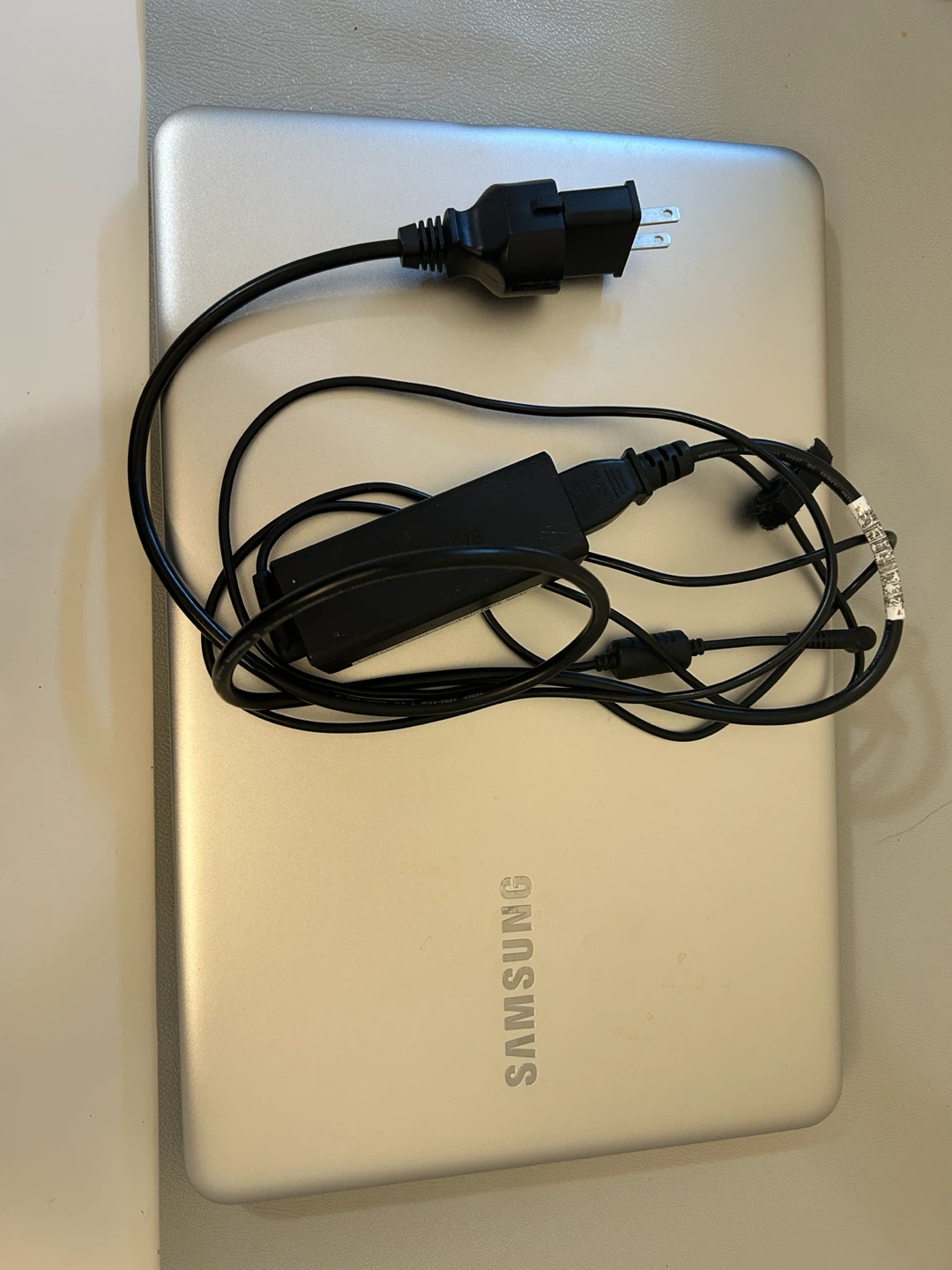 Samsung Laptop NT550XAA-K34L - photo 4