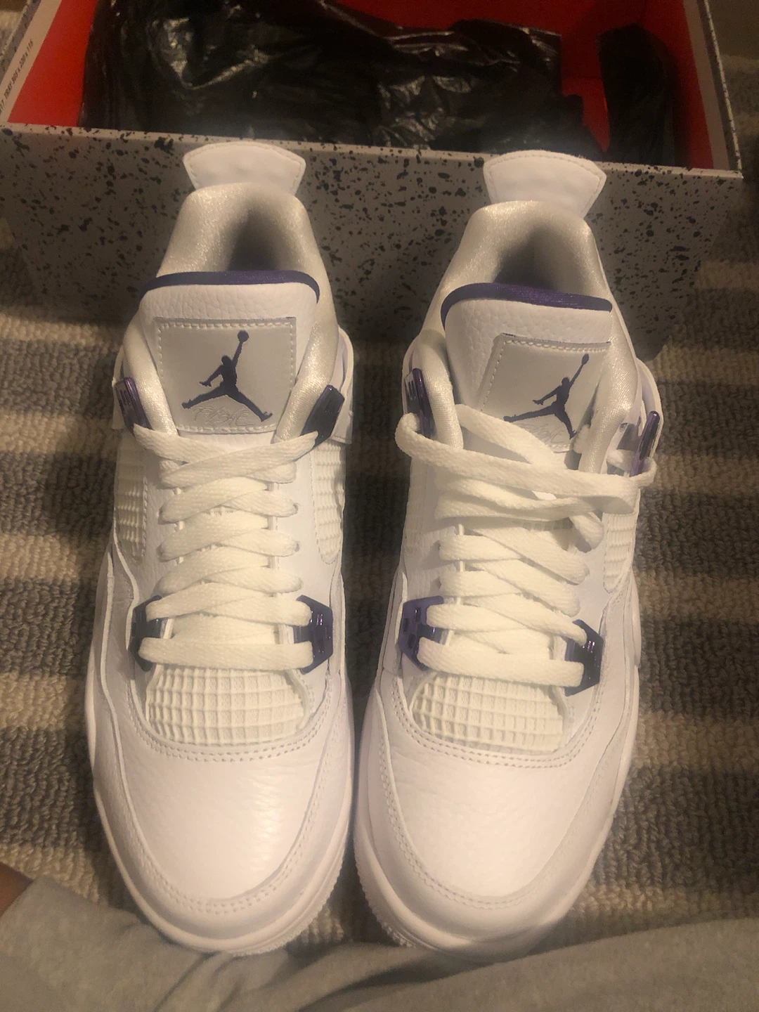 Air Jordan 4 Retro (GS) White/Court Purple Size 7Y - photo 2
