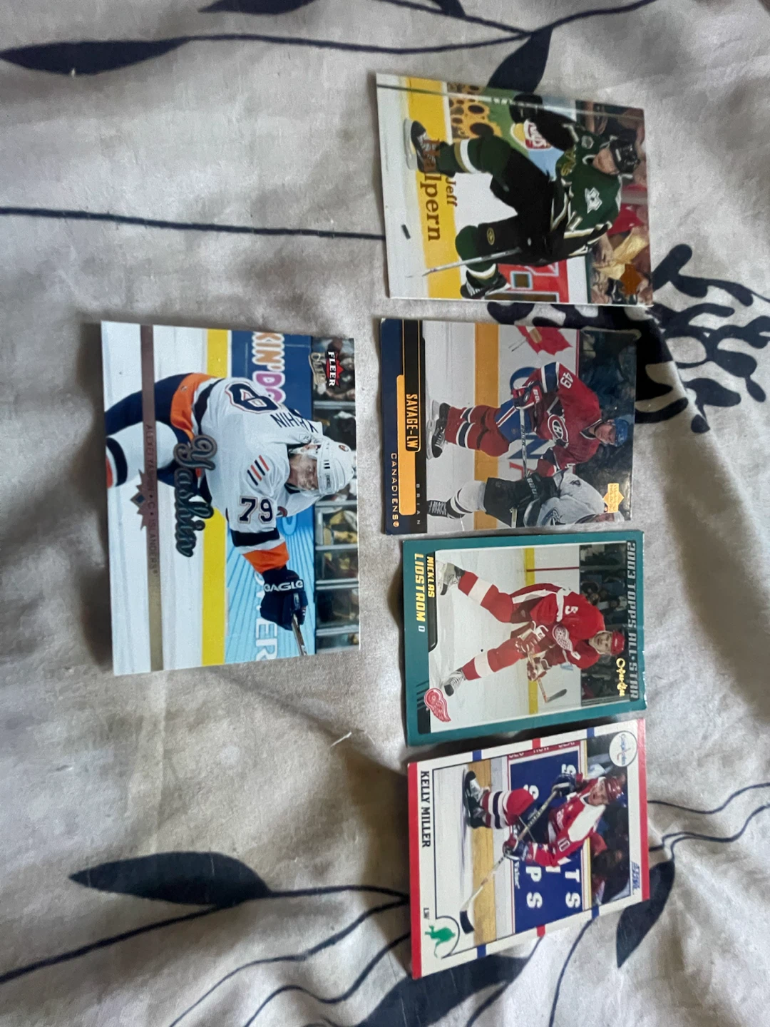 Collection of Hockey and Baseball Cards - photo 4