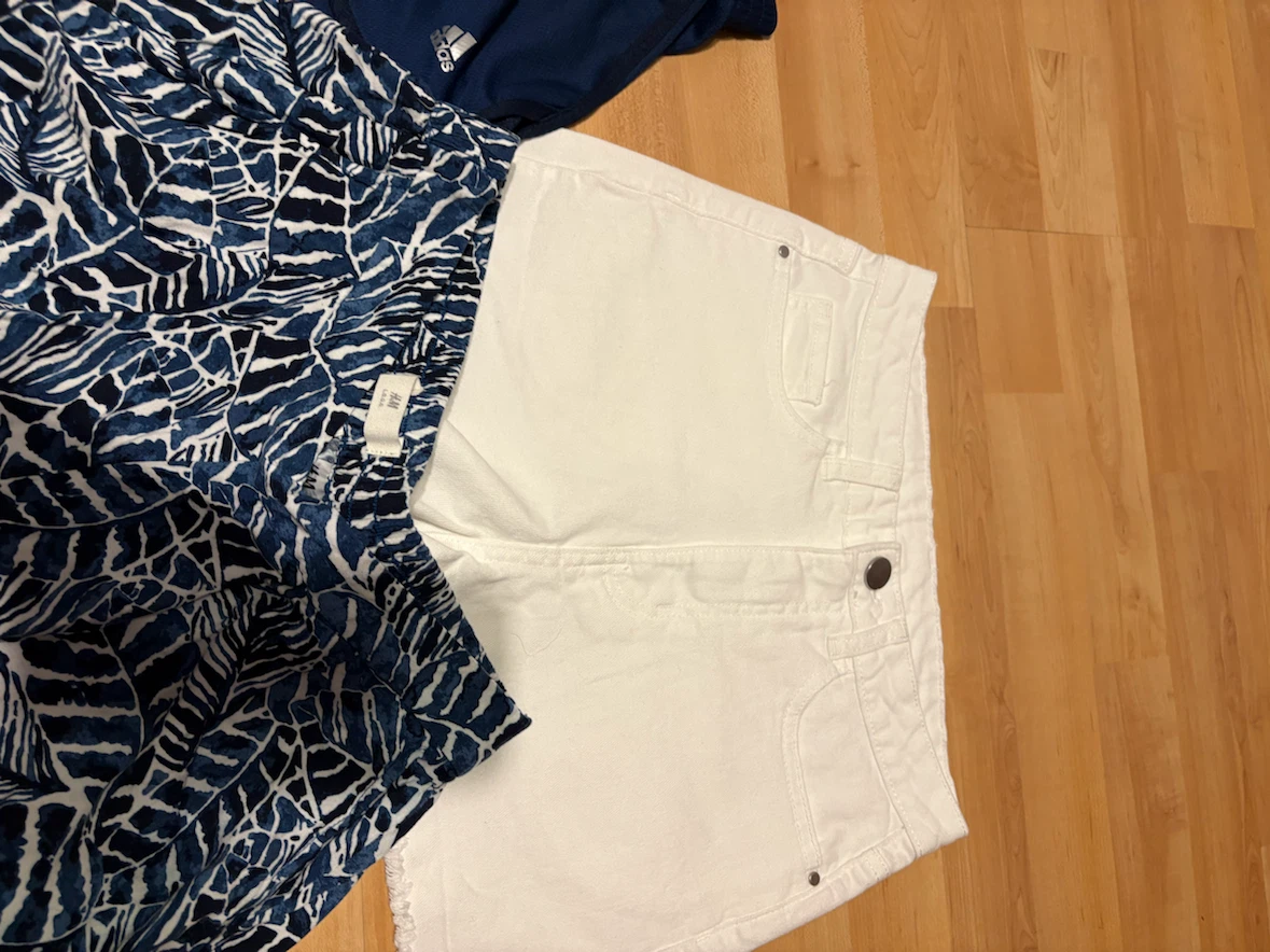 Assorted Women's Shorts Bundle Small - photo 4