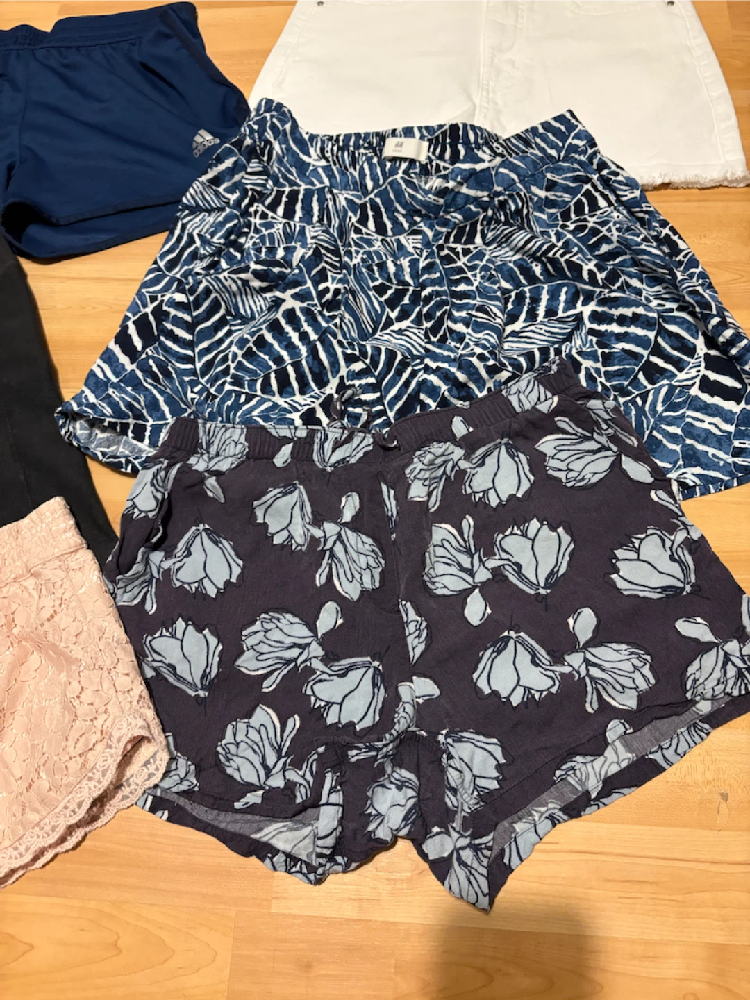 Assorted Women's Shorts Bundle Small - photo 2