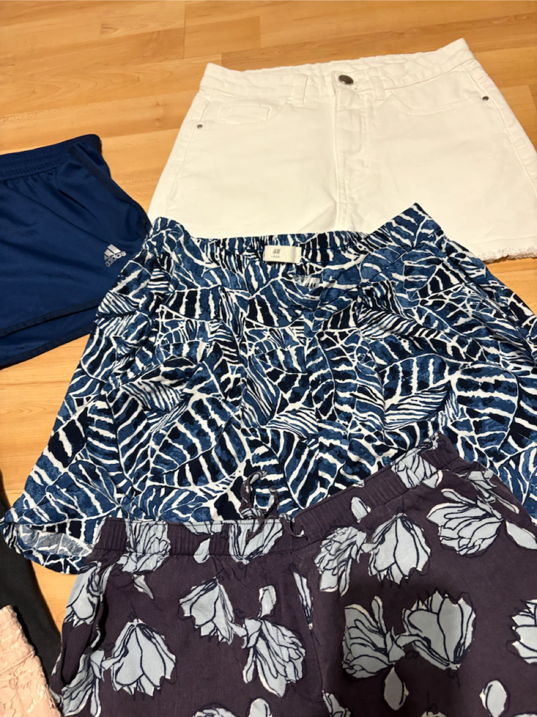 Assorted Women's Shorts Bundle Small - photo 3