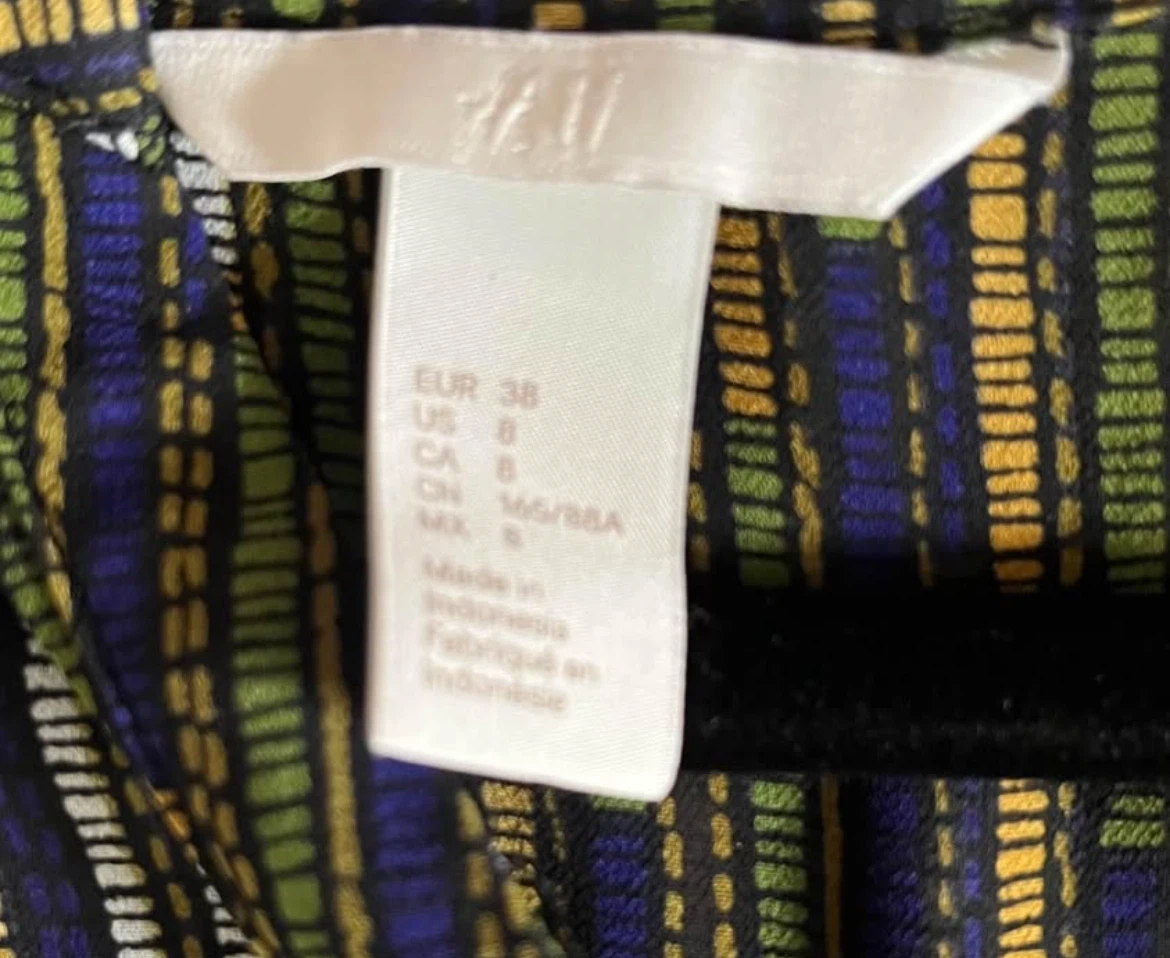 H&M Sleeveless Blouse - Size 8 - photo 2