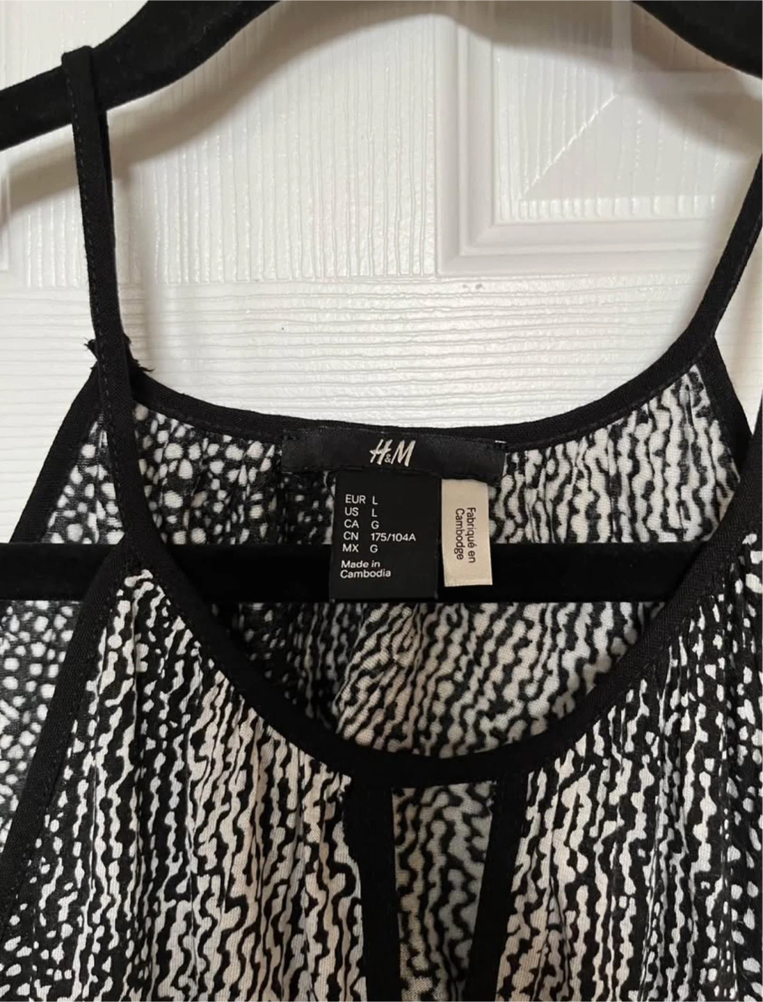 H&M Women's Halter Top Black/White Pattern - photo 2