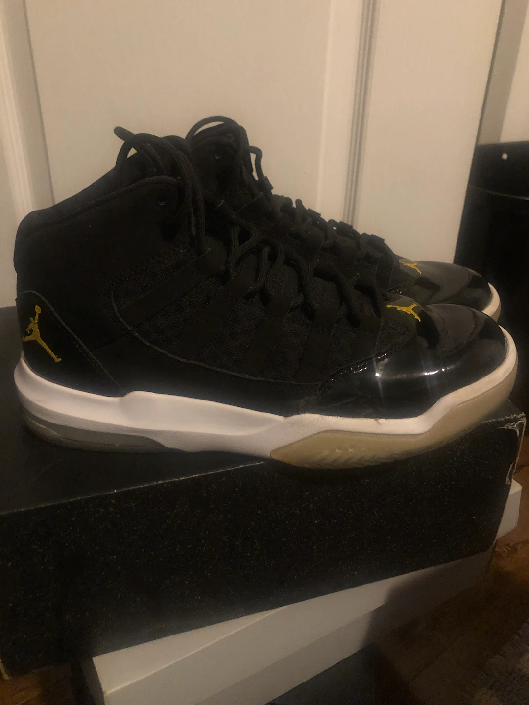 Air Jordan 11 Men's Shoes Black Yellow